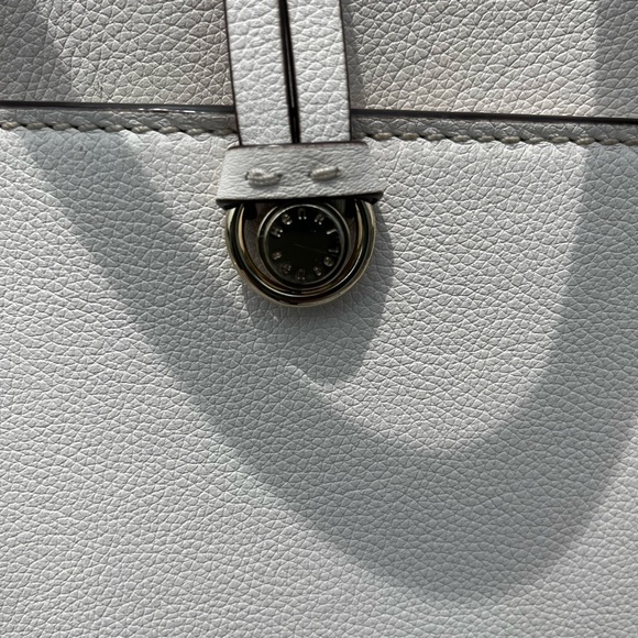 Elegant White Handbag - Picture 6 of 14